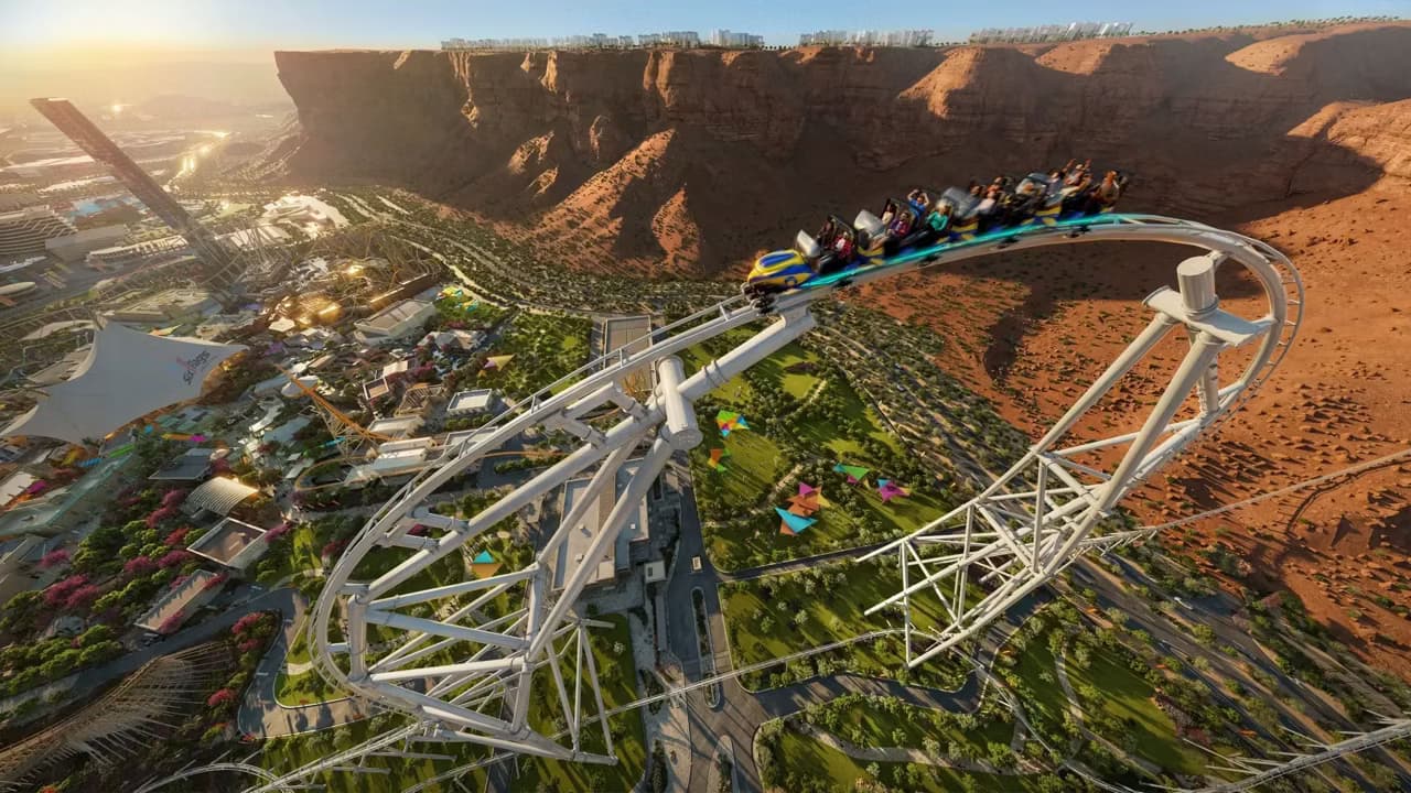 Estancia de 3 noches en un hotel de 5 estrellas con entradas para Six Flags para tres personas.