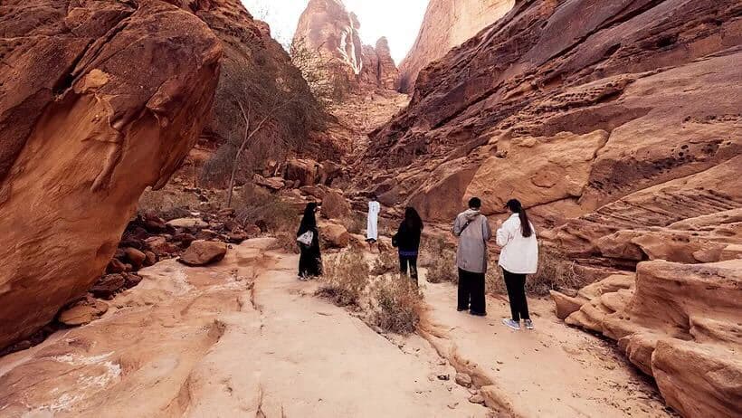 Un paquete de dos noches en Al-Ula con una excursión a Dadan y Akmah.